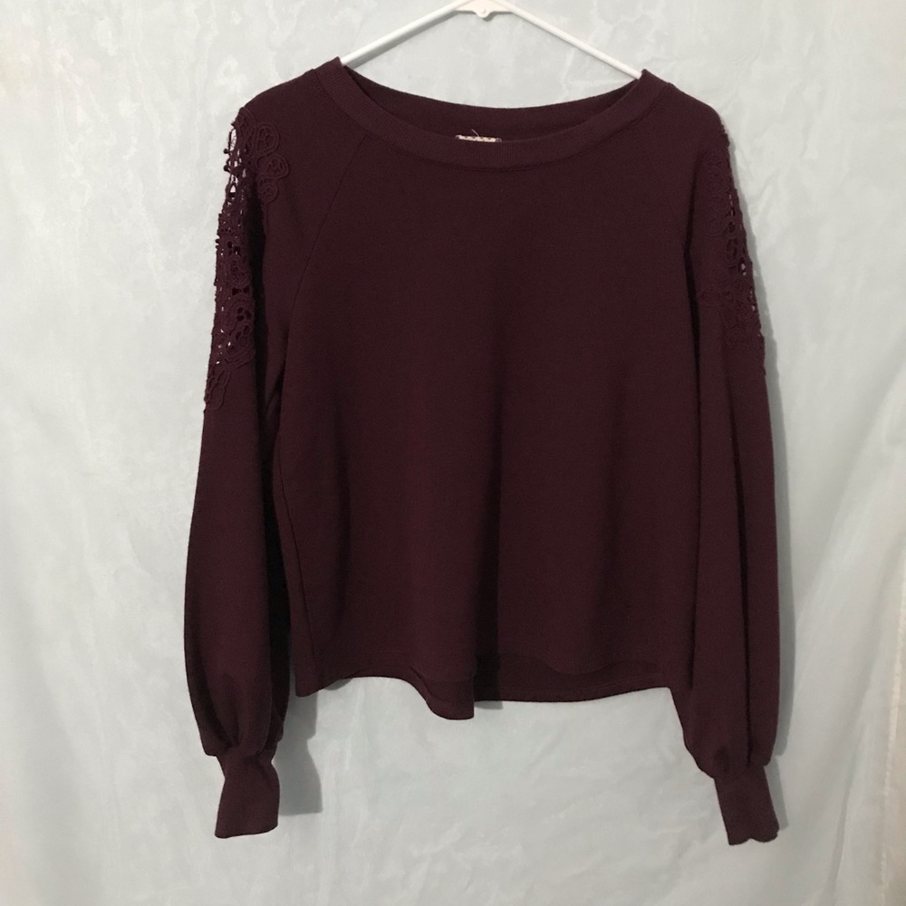 purple shirt Patterned shoulders & cinched sleeves